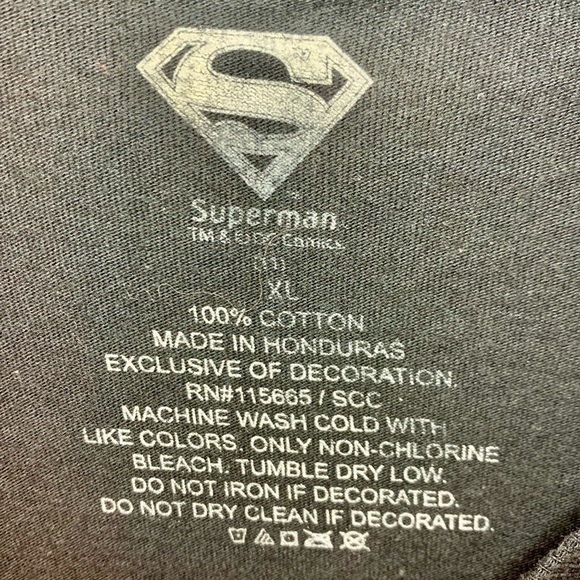 Superman T-Shirt XL Black 100% Cotton Red Superman Emblem Oversized Unisex - Picture 4 of 13